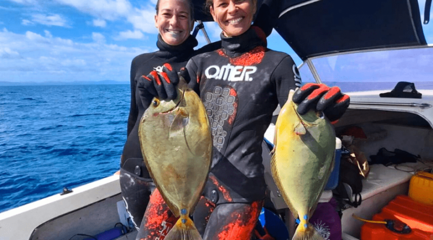 chasse sous marine premieres polynesiennes au championnat du monde onyx et taina ont besoin de fonds